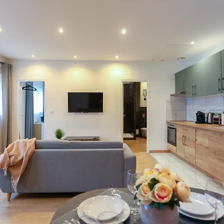 La Chute Des Feuilles - Bundle - Hyper Centre Apartment *